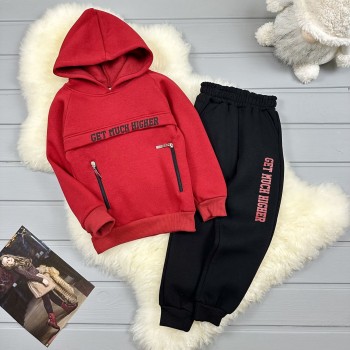 Костюм червоний