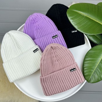 Шапка вʼязана